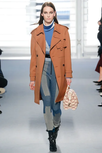 Look 13